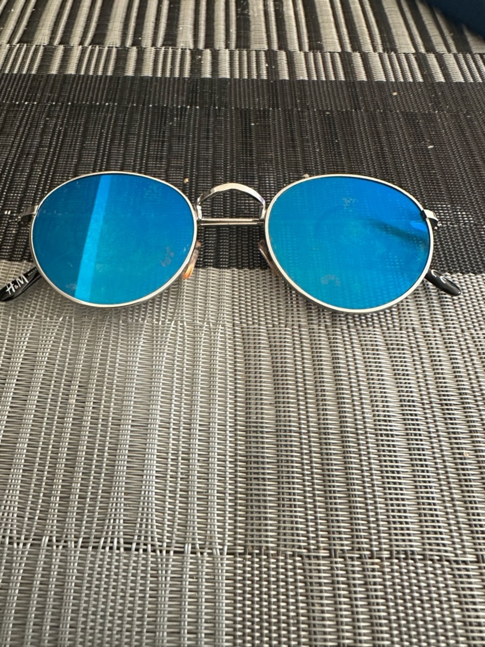 Fashion Nova Round Sunglasses with Blue Mirrored Lenses